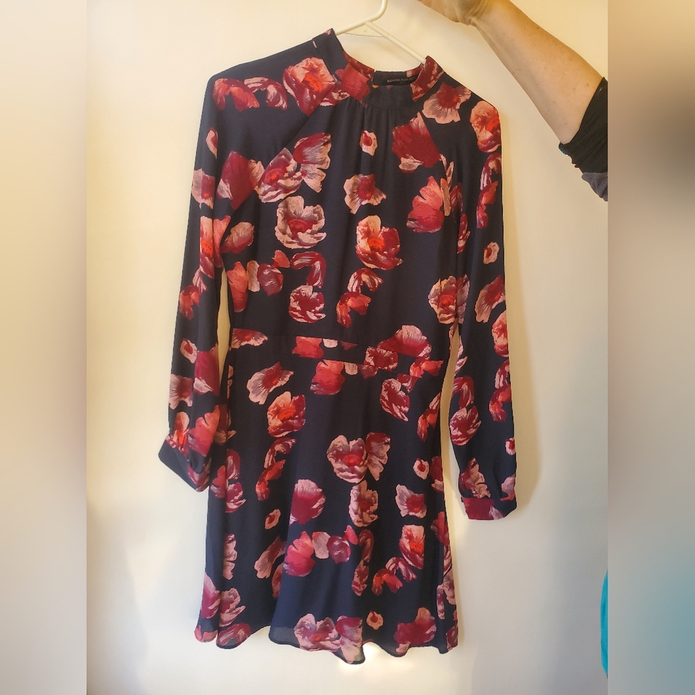 Banana Republic navy and burgundy lightweight dress size 6
